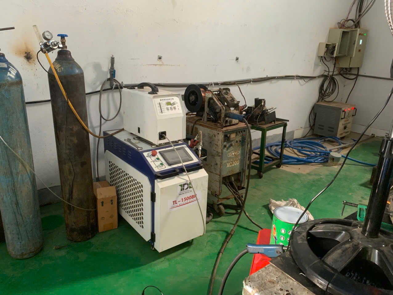 Welding machine.jpg